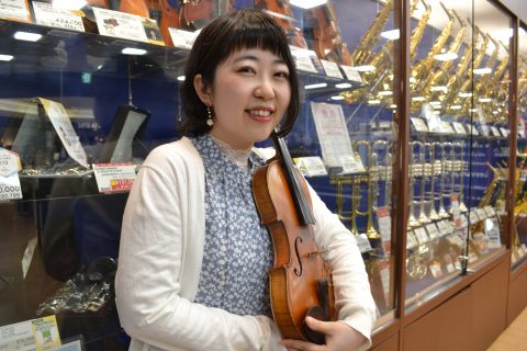 スタッフ写真 ヴァイオリンインストラクター / 弦楽器 /弦楽器アクセサリー担当 竹村