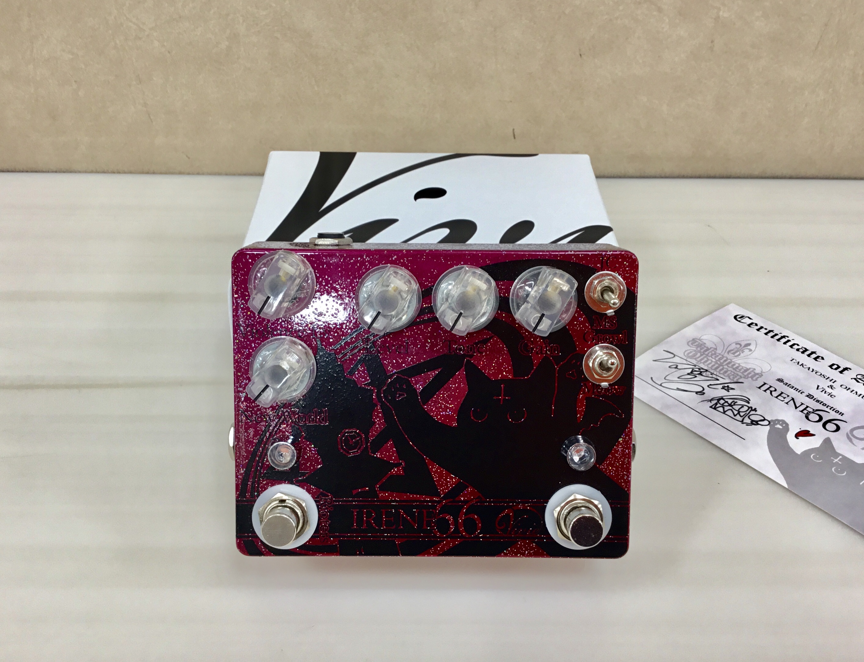 *Vivie IRENE66入荷しました！ ギタリスト“大村孝佳”氏の原案を実現したハイゲインディストーション[!!IRENE66!!]]]今回入荷したのは大変希少な初回限定デザインになります！！ 『常設アンプに有りがちなモコジャリサウンドを徹底的に改善する。アンナチュラル、インオーガニック、超ケミ […]