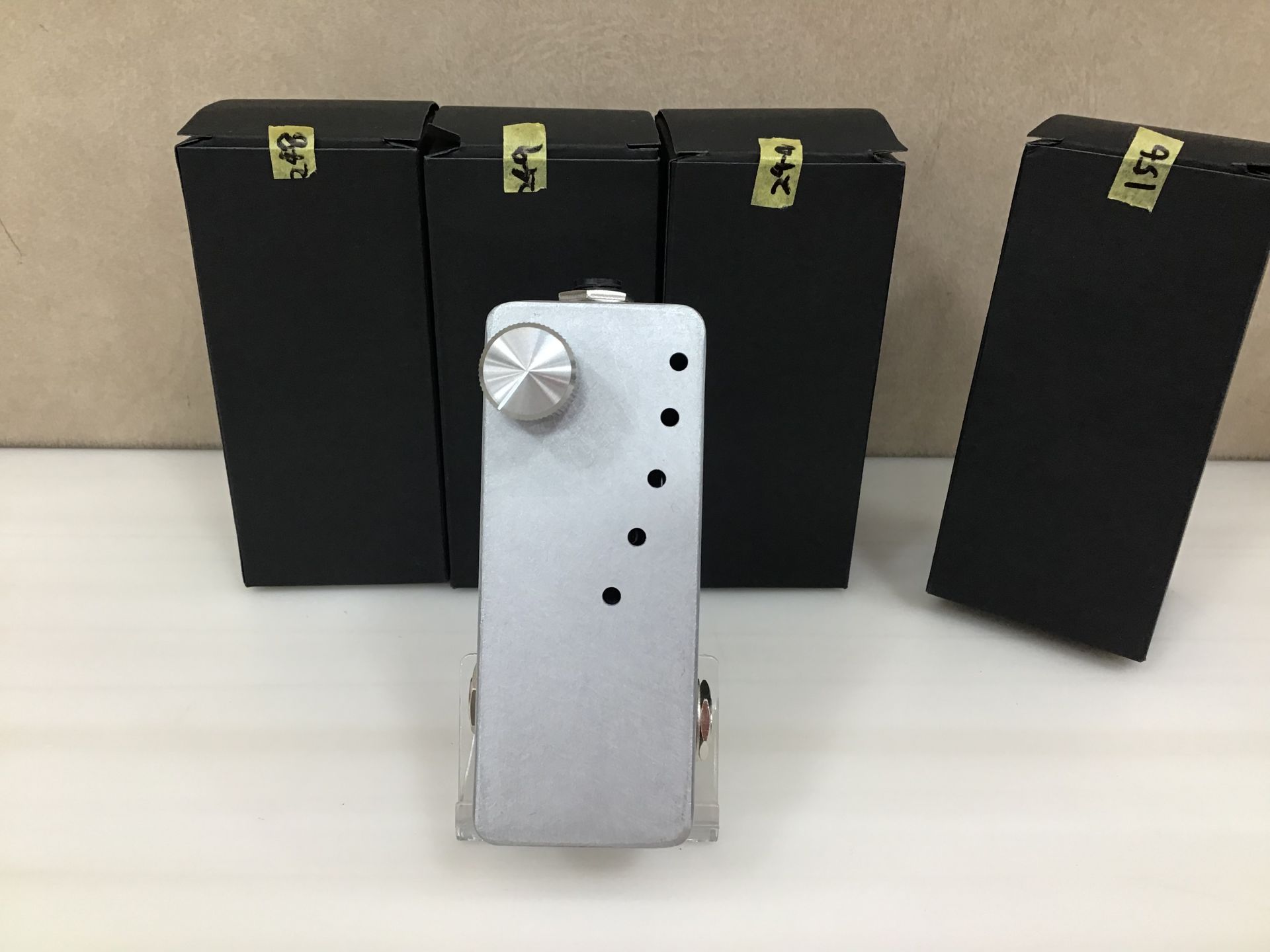 【新着エフェクター情報】Lee Custom Amplefier 12AU7BB入荷しました！