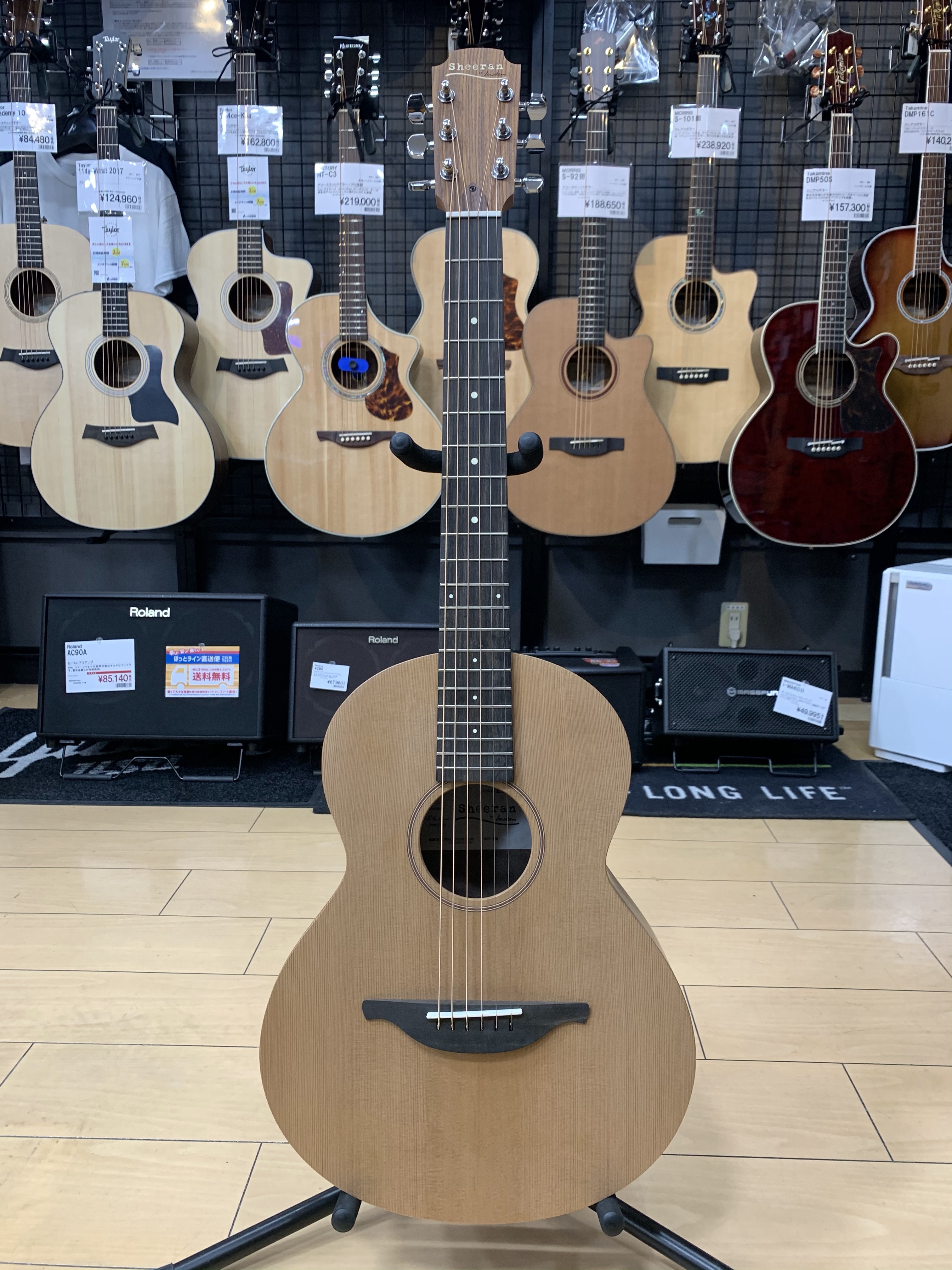 Sheeran by Lowden W-01が入荷しました！