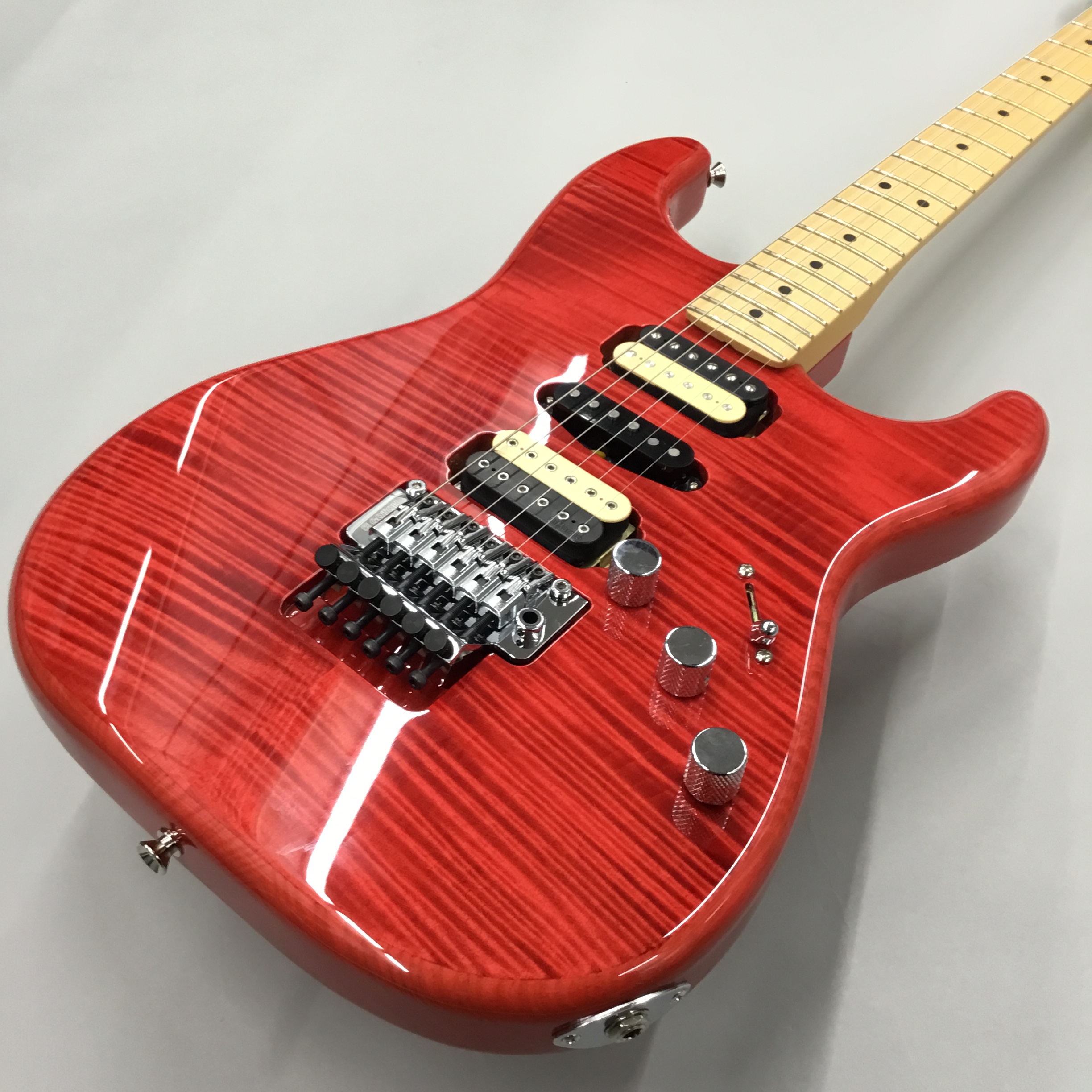 *Michiya Haruhata Stratocaster Trans Pink **TUBEのギタリストであり、ソロアーティストとしても幅広く活躍する、日本屈指のギタリストの一人である春畑道哉のこだわりを凝縮した、新しい日本製シグネイチャーモデルMICHIYA HARUHATA STRATOCA […]