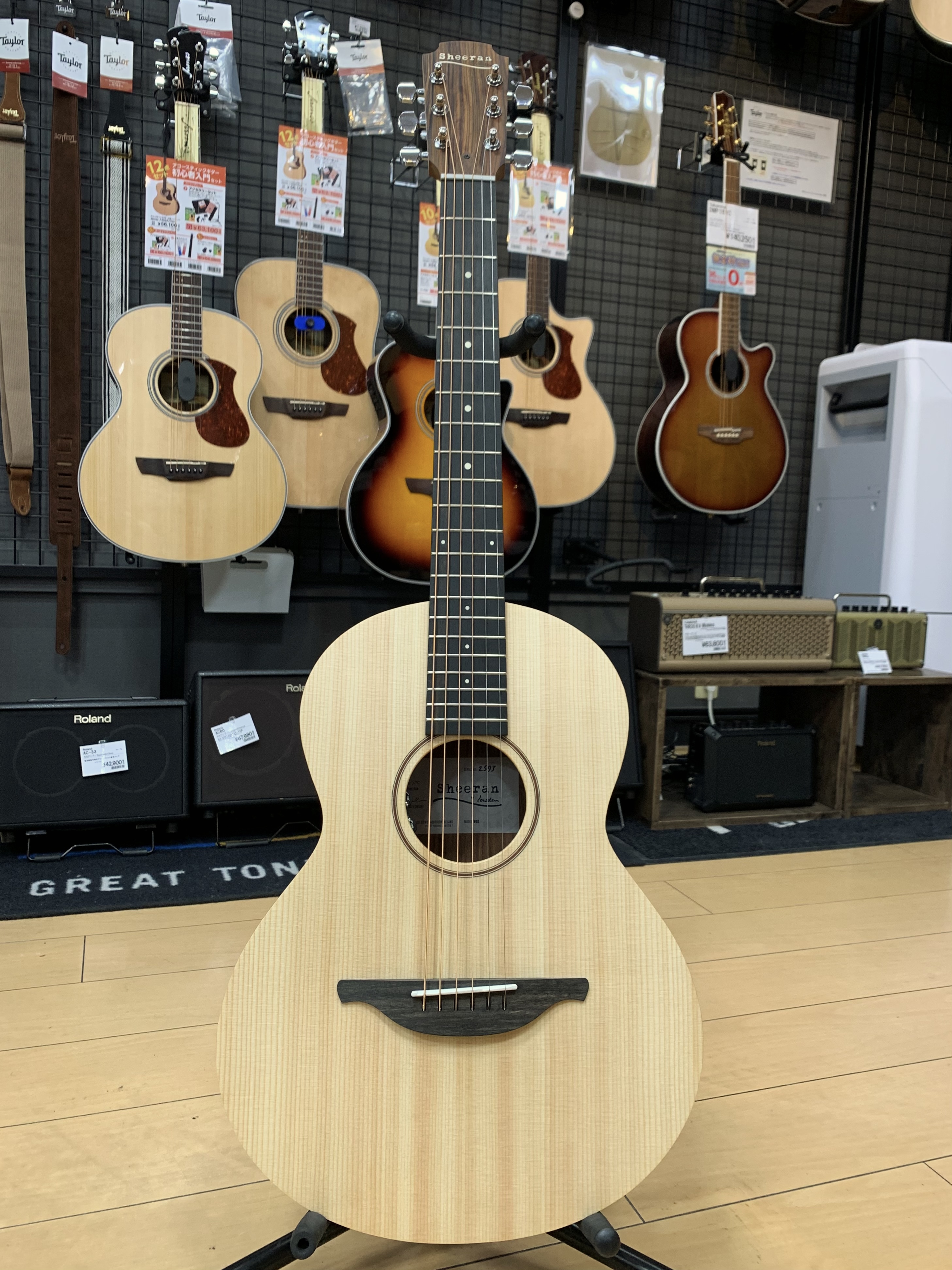 Sheeran by Lowden W-02が待望の入荷！