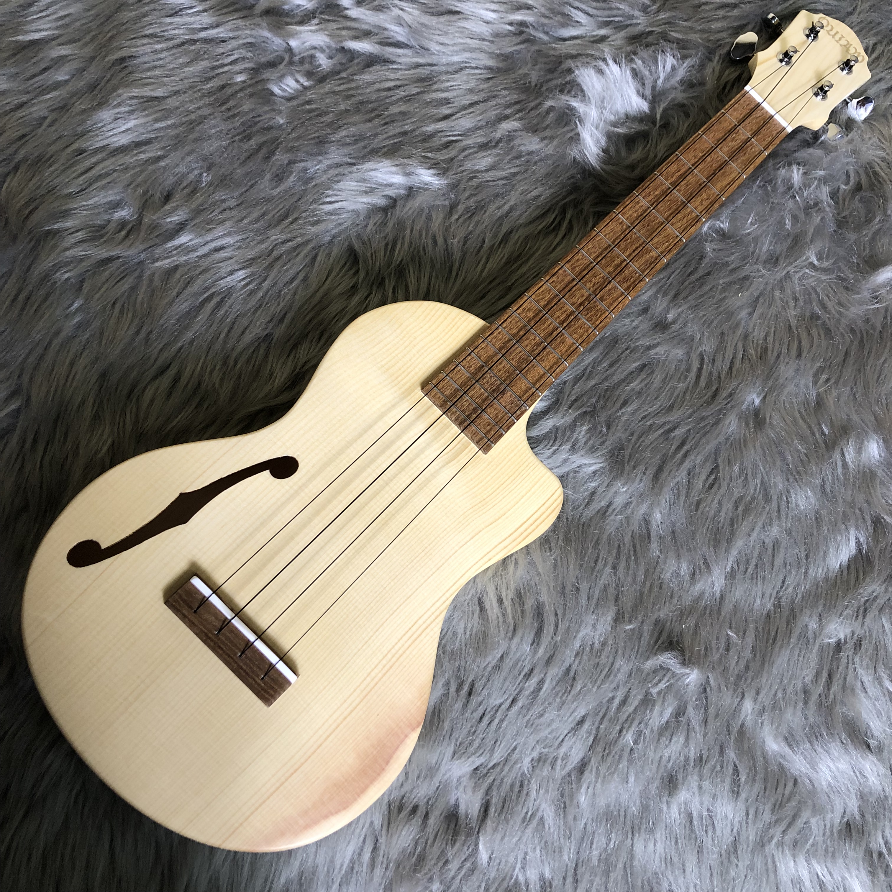 QUIAM コンサートウクレレThroughneck ConcertF