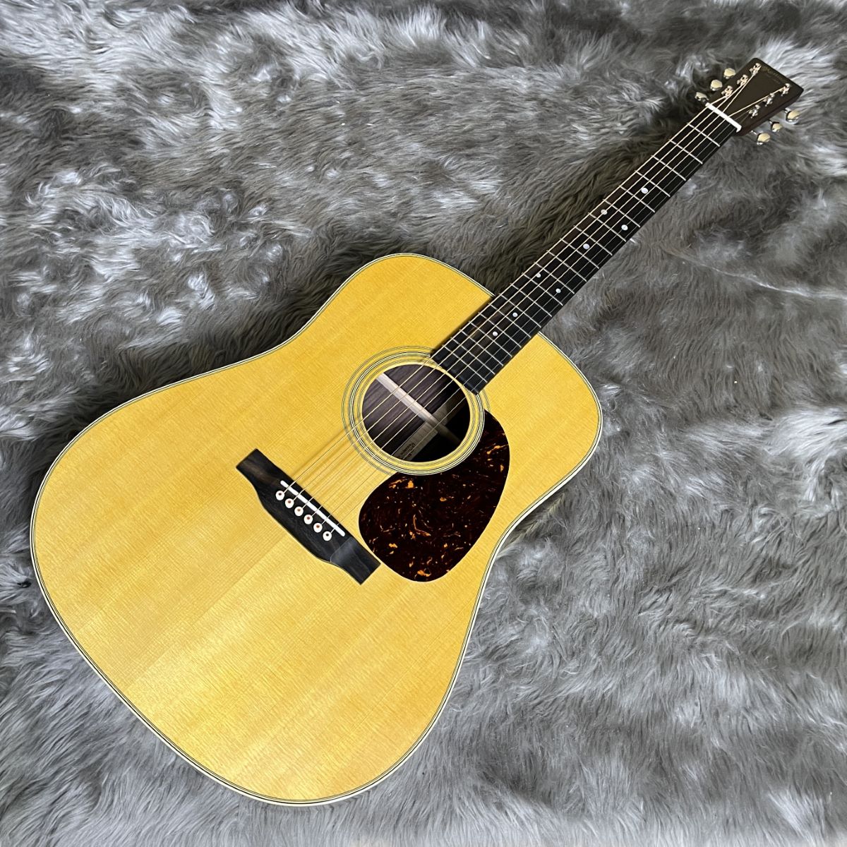 アコースティックギターMartin D-28 Standard