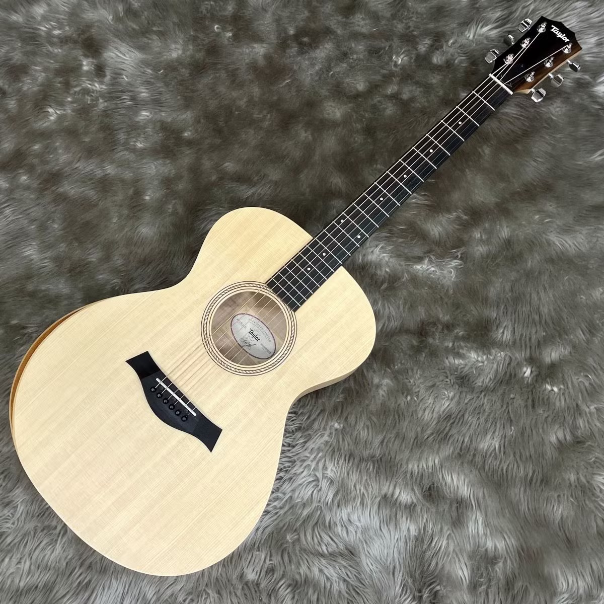 エレアコギターTaylor LTD EG Academy 12e