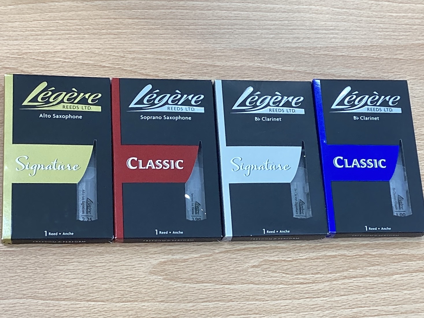 12/22～1/10　レジェールリードがお試しいただけます。 CONTENTSレジェールとはフェア詳細お問い合わせレジェールとは レジェールリードは、数多くの研究を重ね完成された、天然のケーンリードと同じような振動波を持つ、まったく新しい素材のリードです。 カットの仕様など種類も多く、アマチュアから […]