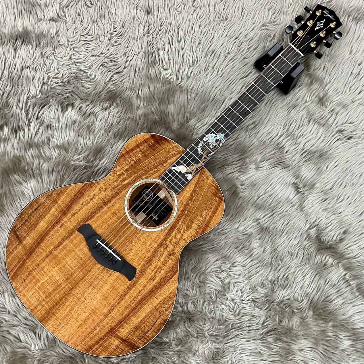 エレアコギターTaylor Custom #C0924