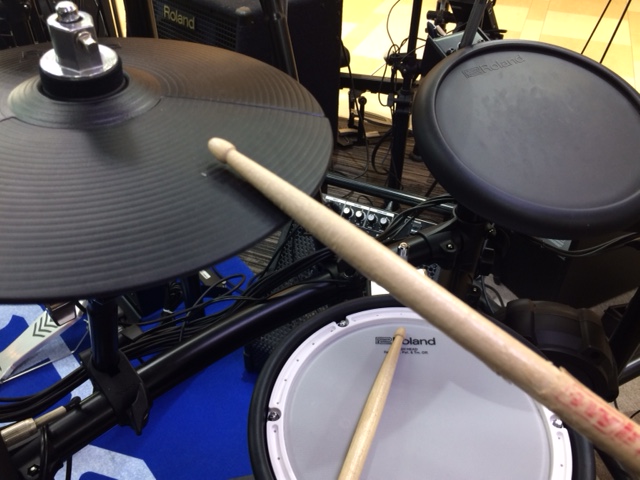 ヤマハ電子ドラム DTX480KSCがお買い得に！ ローランドV-Drums TD-11K 