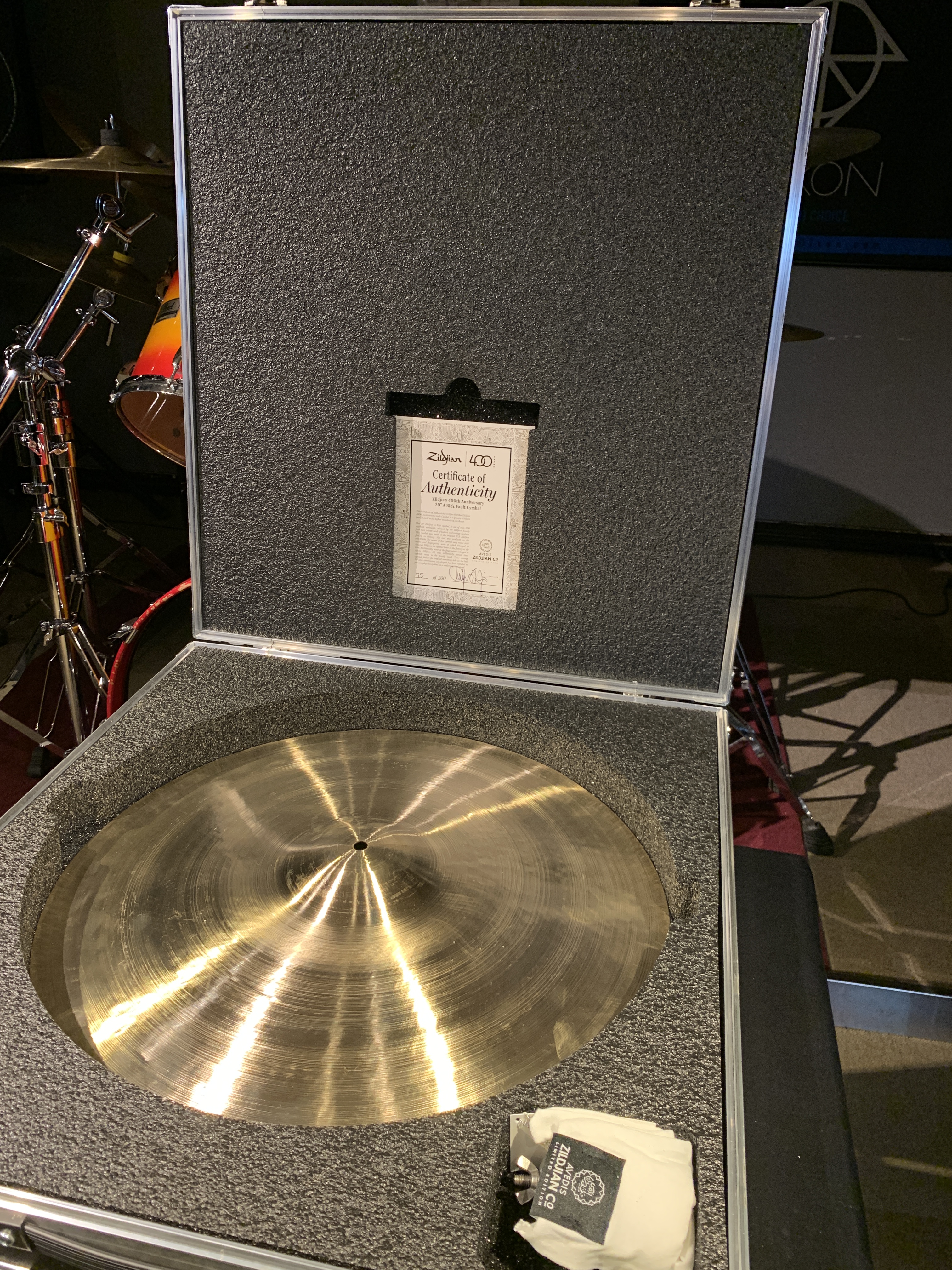 400th Anniversary Limited Edition Vault Cymbal【世界200枚限定】400周年記念　20"Vault Ride 1643g　シリアルナンバー75/200