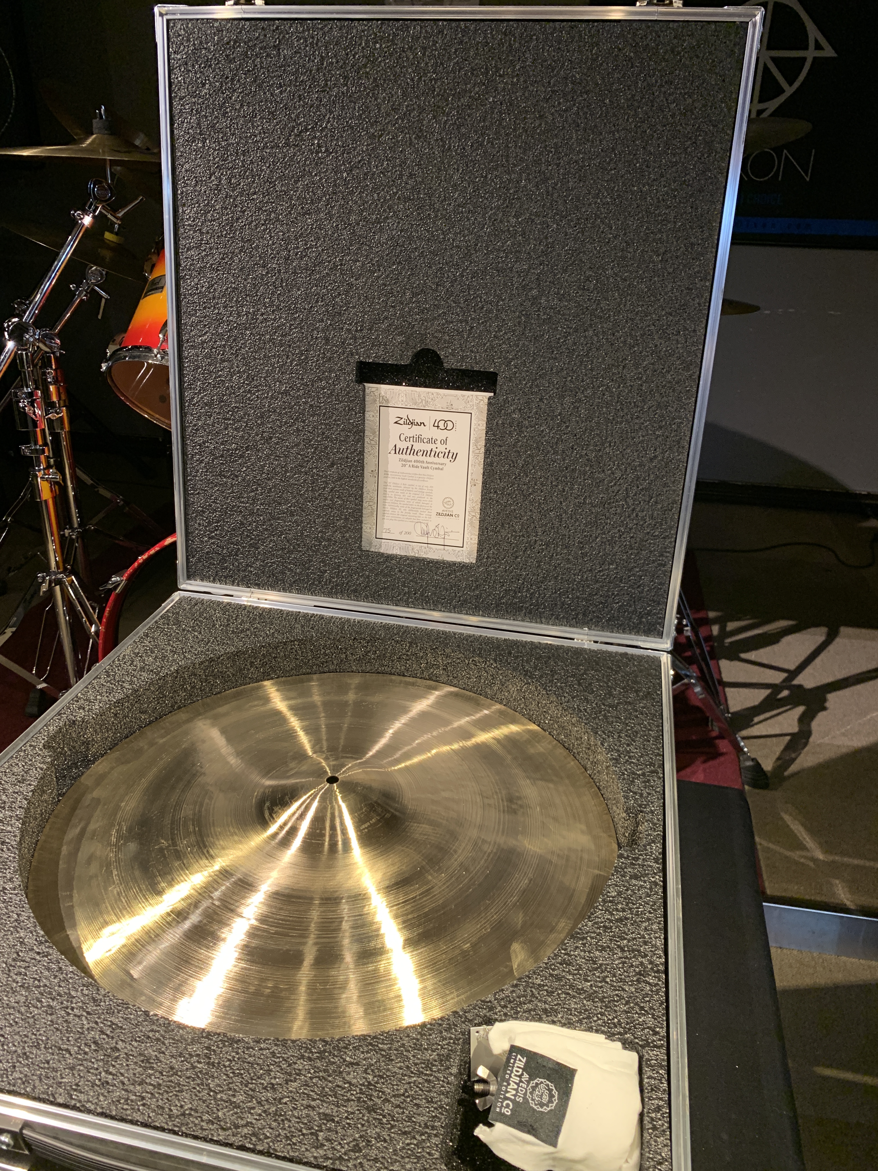 400th Anniversary Limited Edition Vault Cymbal【世界200枚限定】400周年記念 20"Vault Ride 1643g シリアルナンバー75/200