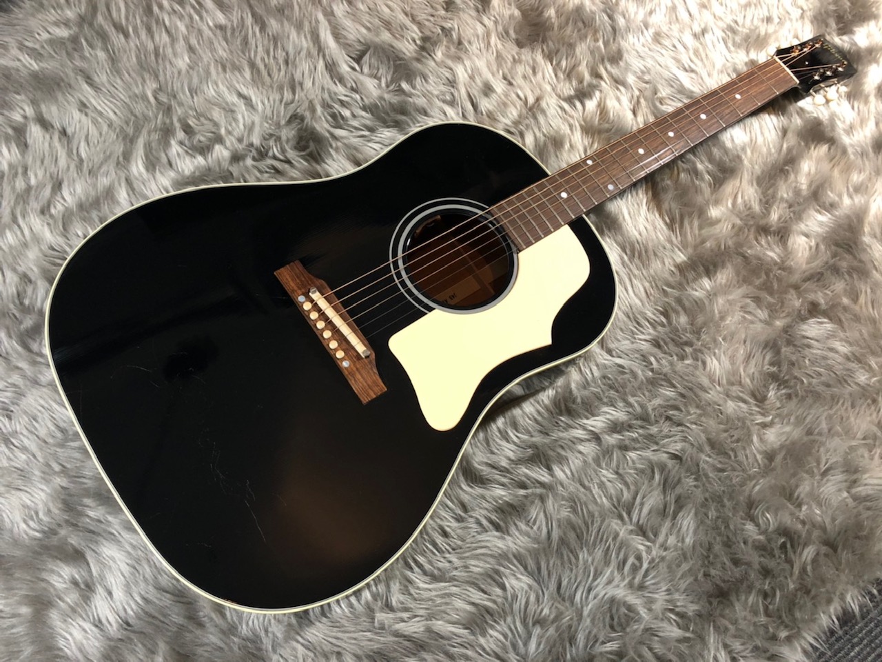 【アコギ】新入荷！Gibson J-45 Adjustable Red Spruce 2018年限定モデル！