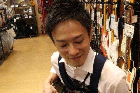 スタッフ写真 ギターアドバイザー・ベース・アンプ・エフェクター 岡山