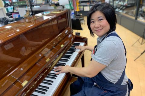 スタッフ写真 音楽教室・ピアノ・楽譜・STC 知名