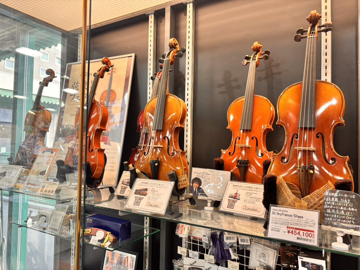 えきマチ1丁目佐世保店、弦楽器上級アドバイザーの松永です！♪ 「バイオリン始めてみたいけど、楽器の選び方が分からない…。中古でもいいの？」そんな方のマイ楽器選びのお手伝いをさせていただきます！☆初心者の方は、お客様の代わりに私が演奏するのでお好みの音色の楽器を見つけましょう！これからバイオリンを始め [&hellip;]
