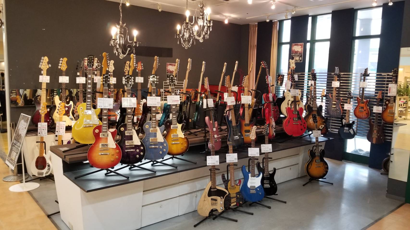 CONTENTSプレミアム　ギター　デイズ来場予約展示予定メーカーお問合せプレミアム　ギター　デイズ 特別なギター＆ベースを期間限定で100本以上展示します！ 運命の1本をみつけてください！ ※2025年開催時の写真です。 来場予約 ※備考欄にご希望の日時をご記入ください 展示予定メーカー Epip [&hellip;]
