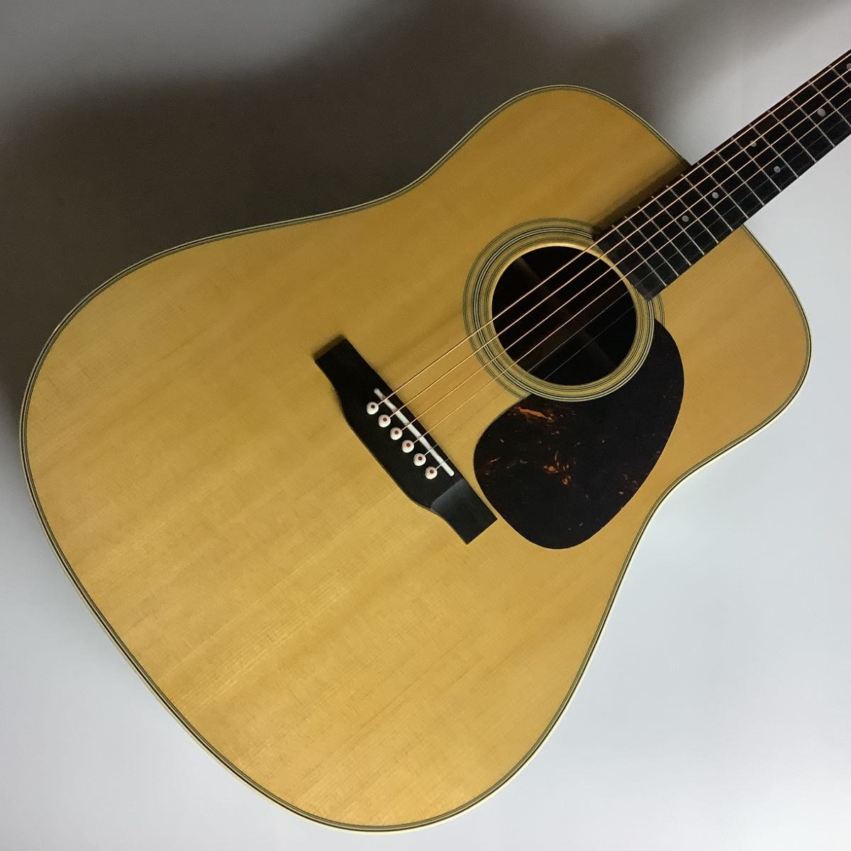 Martin D-28 Standard