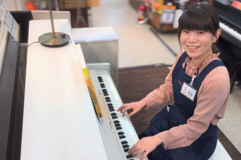 スタッフ写真 ピアノ、キーボード、楽譜 茂庭