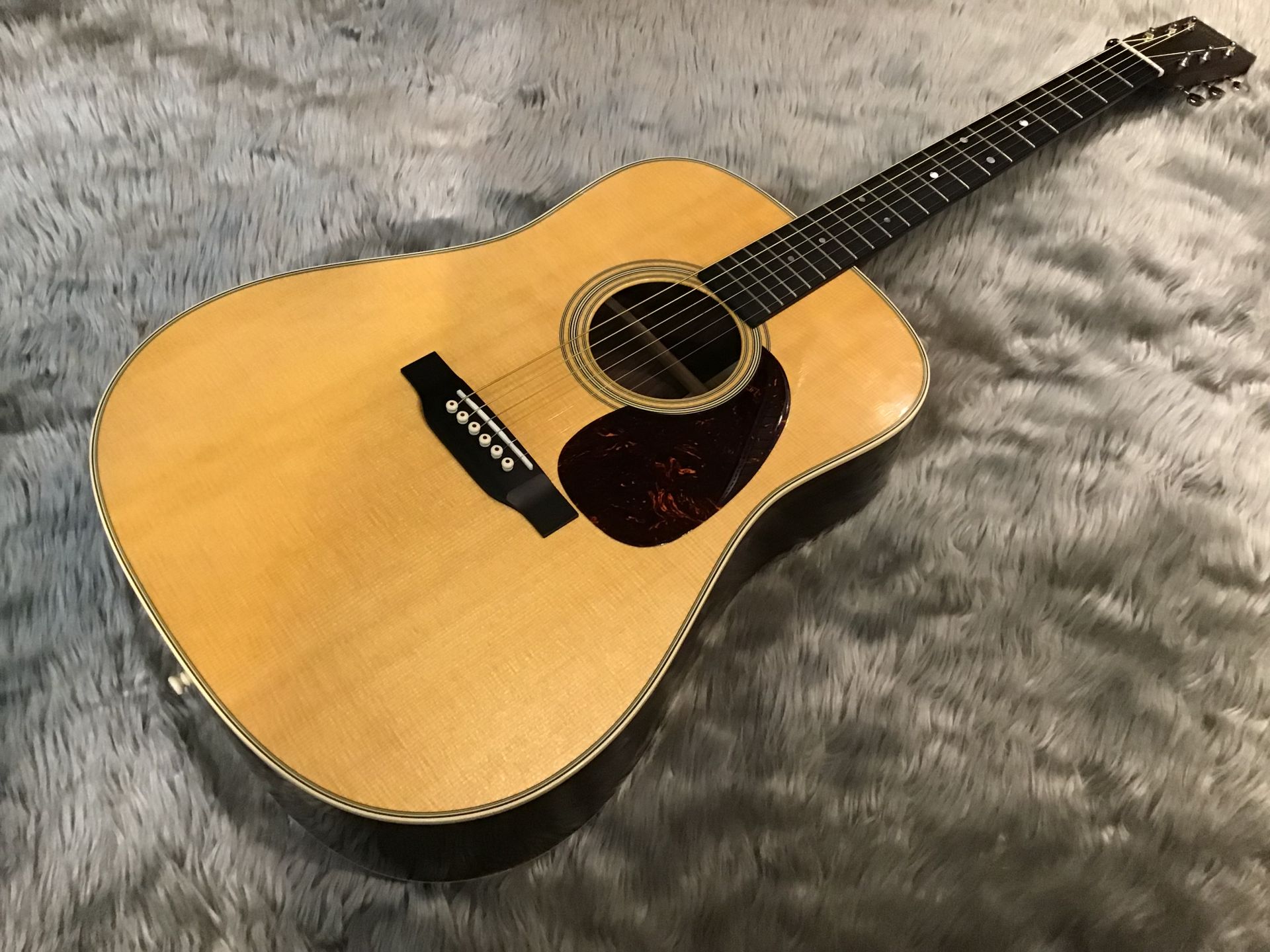 Martin / D-28 Standard 再入荷！