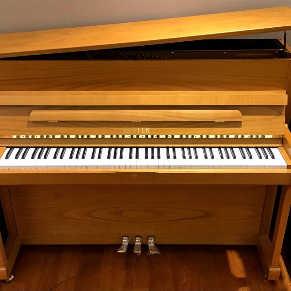SAUTER UP114premire CH<br />
高さ：114cm　幅：145cm<br />
奥行：59cm　重さ：180kg<br />
￥1,760,000(税込)