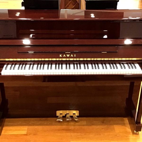 KAWAI K-114SN<br />
高さ：113cm　幅：150cm<br />
奥行：59cm　重さ：193kg<br />
￥698,000(税込)<br />
→入荷待ち