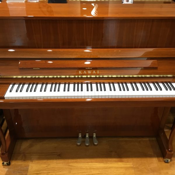 KAWAI K-300SF<br />
高さ：122cm　幅：149cm<br />
奥行：61cm　重さ：227kg<br />
￥980,000(税込)