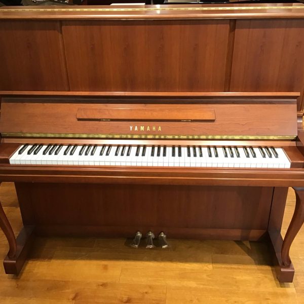 YAMAHA U30ChC<br />
￥693,000(税込)<br />
製造年：1987年<br />
高さ：131cm　幅：152cm<br />
奥行：65cm　重さ：231kg<br />
ご成約済み