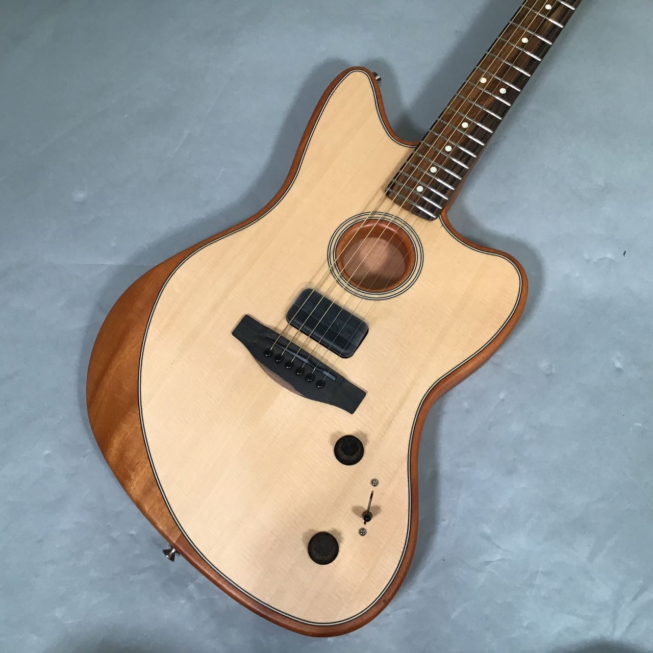 FenderACOUSTASONIC JM EB