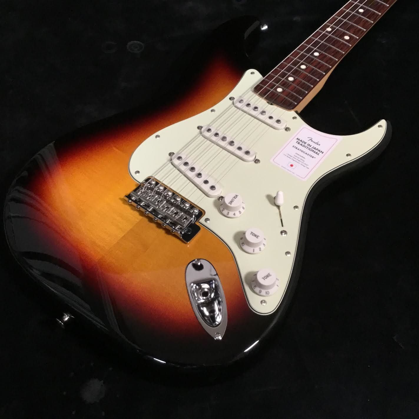 FenderMade in Japan Traditional 60s Stratocaster Rosewood Fingerboard 3-Color Sunburst