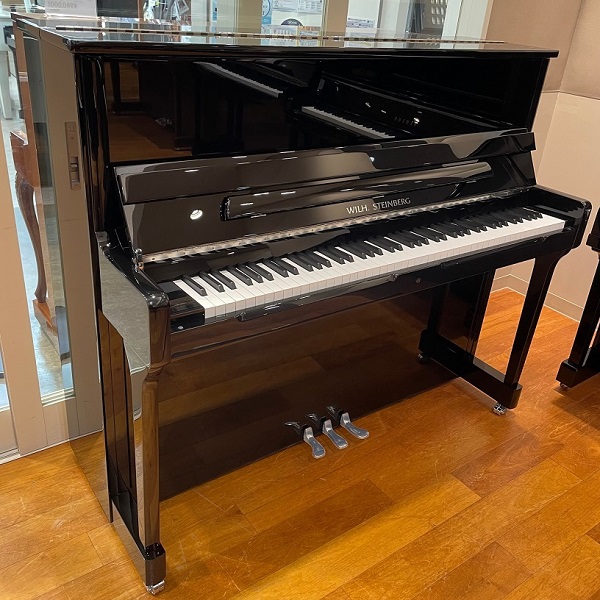 WILH.STEINBERG AT-23DCLRB(消音付きモデル)<br />
高さ：123cm　幅：146cm<br />
奥行：62.5cm　重さ：215kg<br />
￥1,048,000(税込)