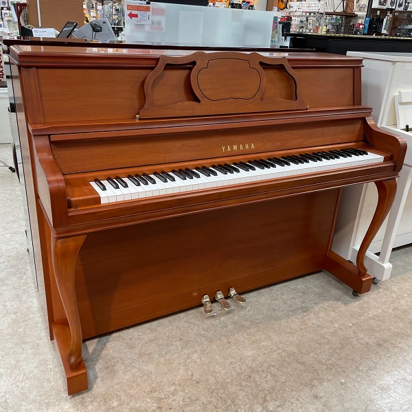YAMAHA 中古YF101C<br />
製造年：2005年製<br />
高さ：114cm　幅：150cm<br />
奥行：58cm　重さ：204kg<br />
￥847,000(税込)<br />
＊