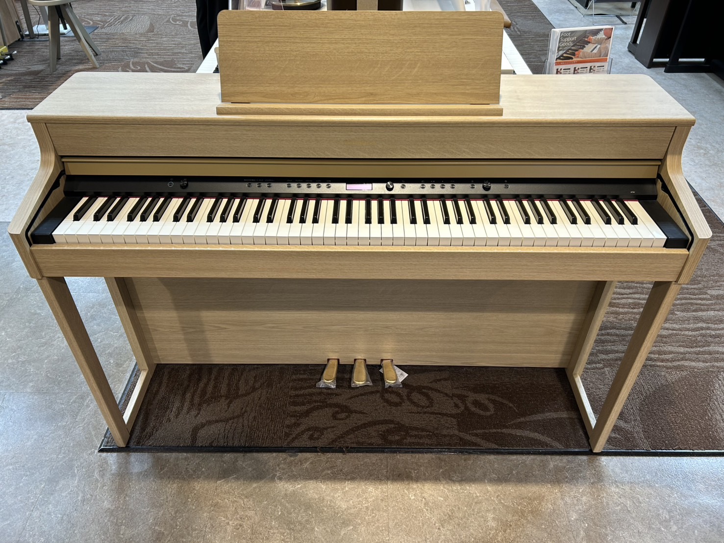 Roland HP702¥148,500(税込)
