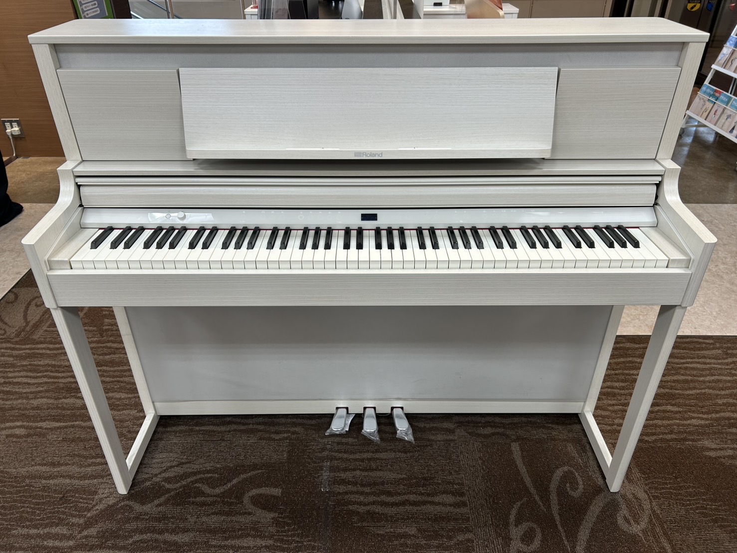 Roland　LX6GP￥295,000(税込)