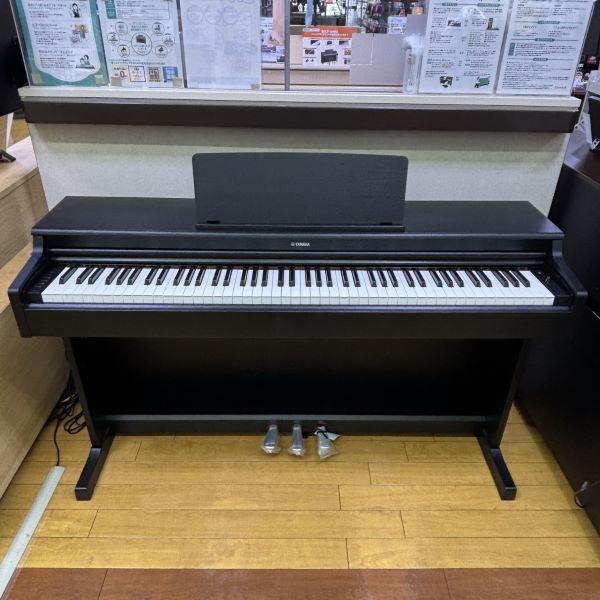 YAMAHA YDP-165（B）<br />
商品入れ替えの為、現品一台限りの特別価格<br />
<br />
通常価格￥132,000(税込）→￥113,150（税込）