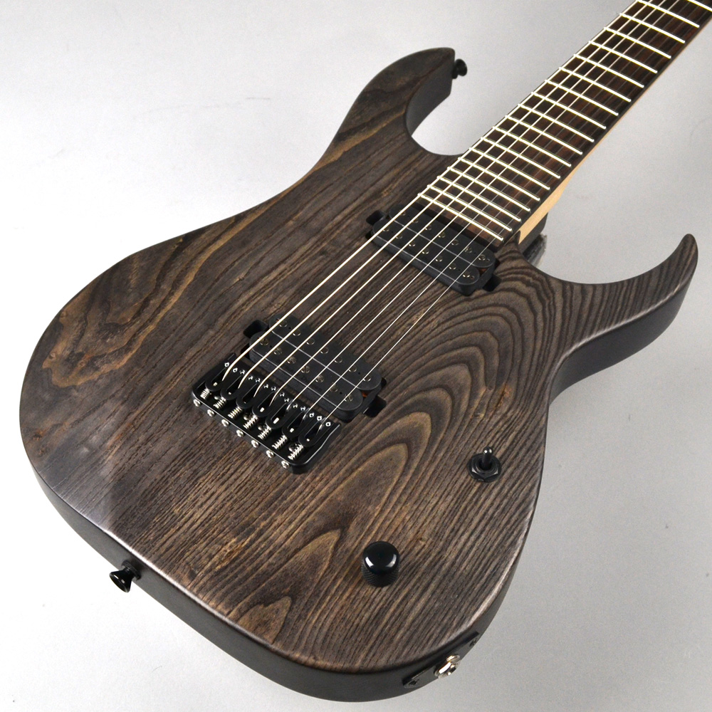 **Strictly 7 Guitars Cobra JS7 OL BK 日本国内で生産されるジャパン・シリーズで、アメリカ同様オイルステイン塗装で仕上げられたモデル。 基本的な設計はUSAモデルと同様で、フラットDシェイプのネックや極厚エボニー指板、アッシュボディを採用しています。 さらにピックア […]