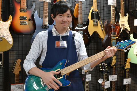 スタッフ写真 ギターアドバイザー (エレキギター) エレキベース、マルチエフェクター、アンプ 高橋