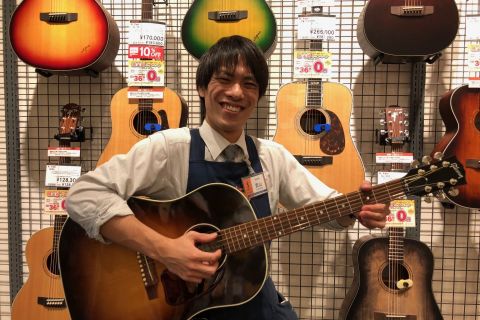 スタッフ写真 アコースティックギター、ウクレレ 武山