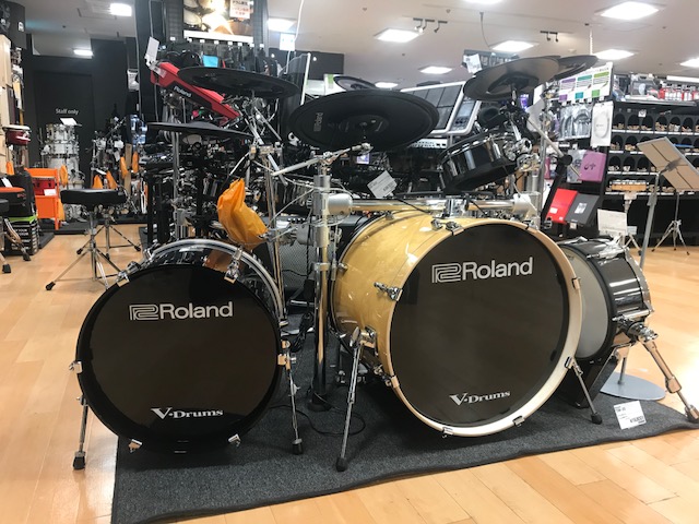 *TD-27SC-S 島村楽器とRolandのコラボモデル「TD-27SC-S」の発売が決定しました！！ |*メーカー|*型名|*販売価格]]（税込）| |Roland(ローランド)|TD-27SC-S|[!￥249,700!]| [!!※キックペダル・ドラムスローン(椅子)・ハイハットスタンドが別 […]