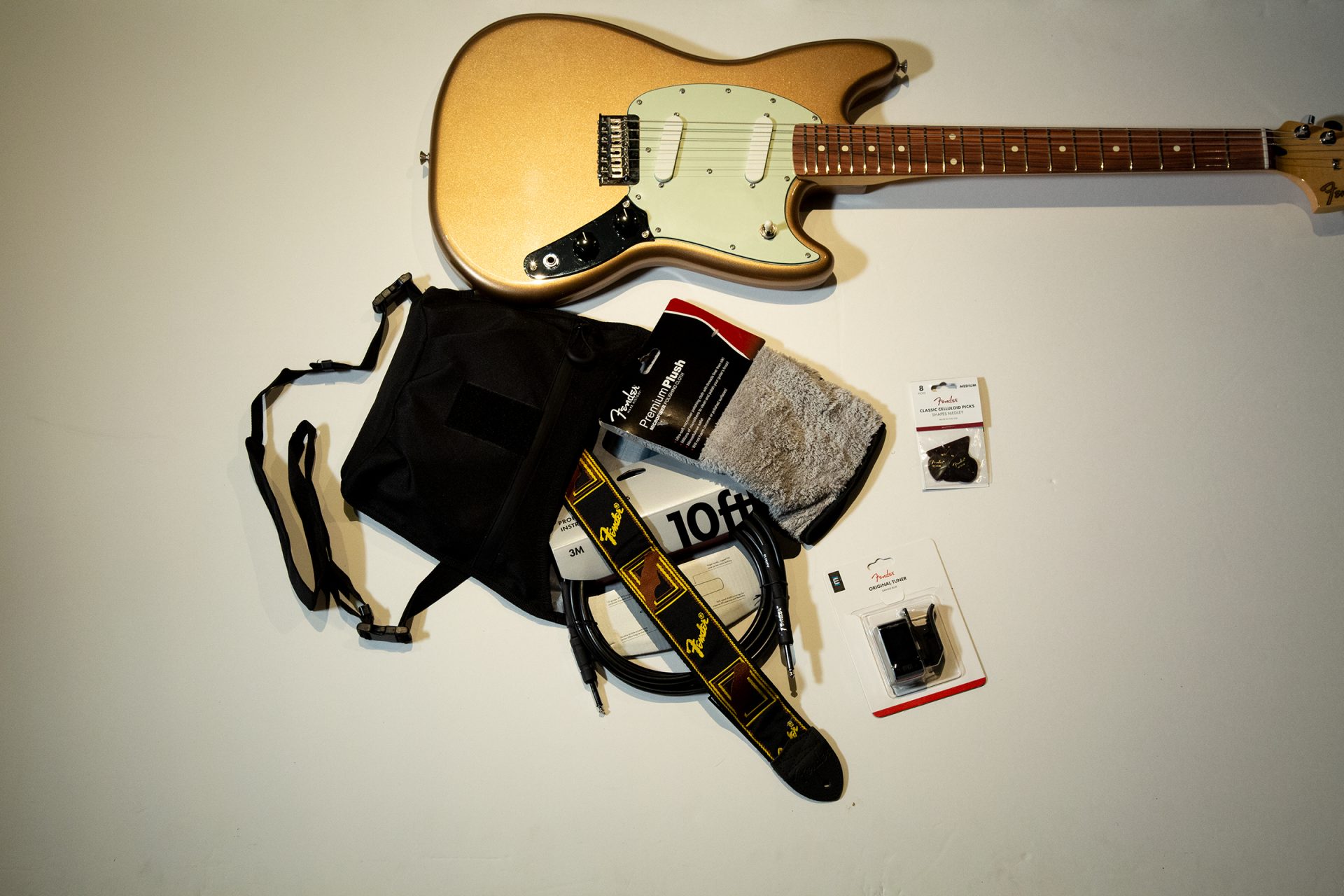 全品送料無料】 Fender Stratocaster Accessory Kits パーチメント アクセサリーキット  www.idealmusicorp.com