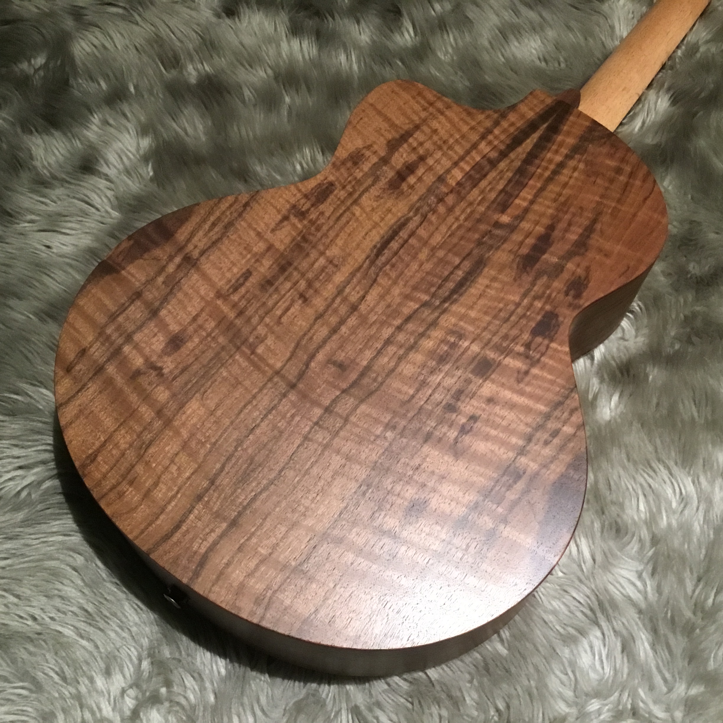 アコギ】Sheeran by Lowdenフェア開催中！期間限定で全8機種展示