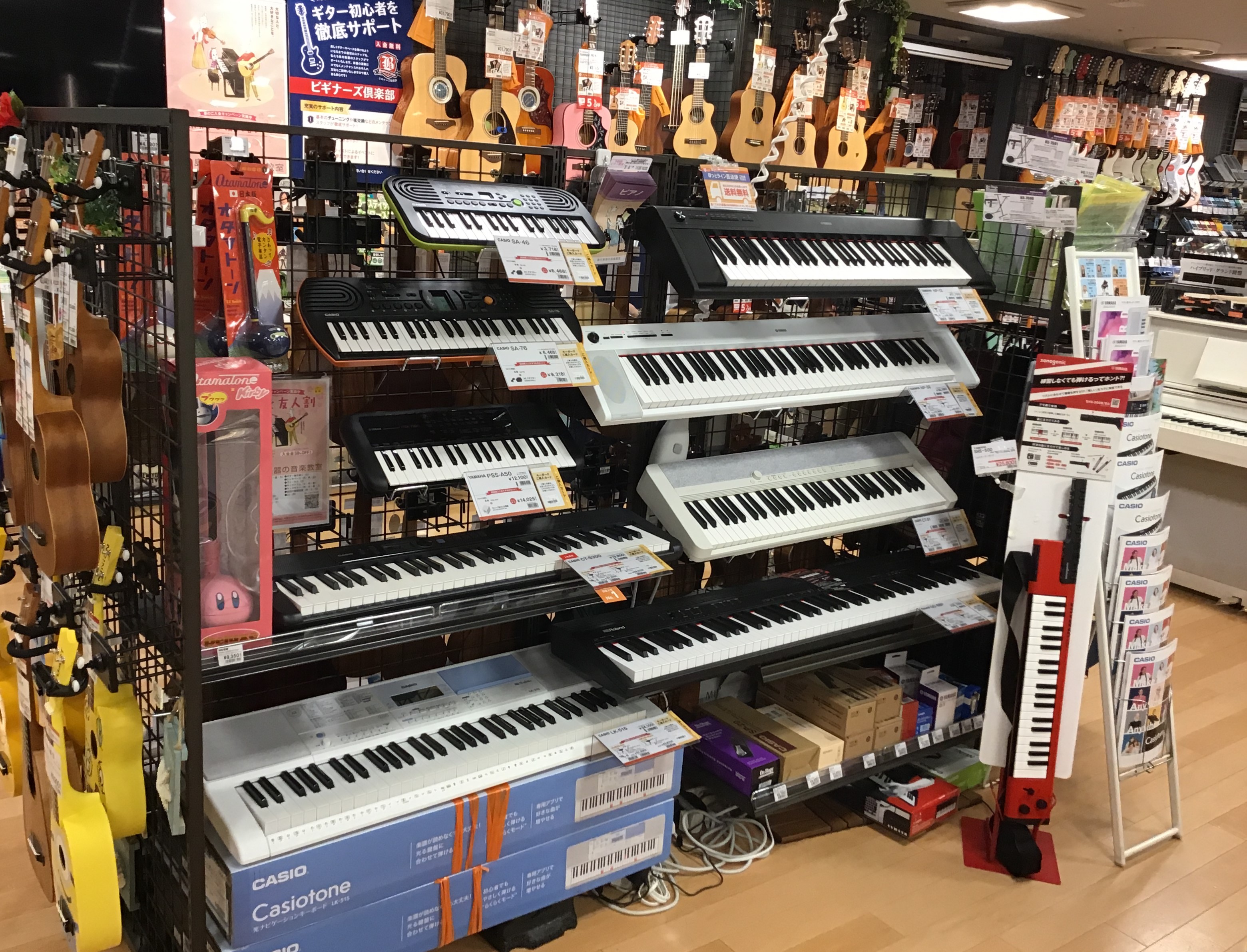 ===top=== *キーボード展示ラインナップとオススメポイントをご紹介！ **当店おすすめのキーボード ***CASIO CT-S300 (島村楽器限定モデル) |*価格(税込)|[!￥19,800!]| |*タッチ強弱|○| |*鍵盤数|61| 島村楽器×カシオの限定コラボモデル。スリムでスタ […]