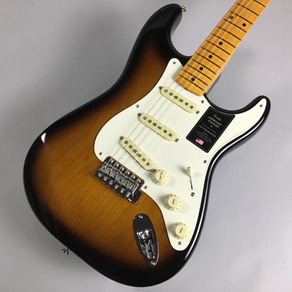 American Vintage II 1957 Stratocaster®, Maple Fingerboard, 2-Color Sunburst 313,500円（税込）