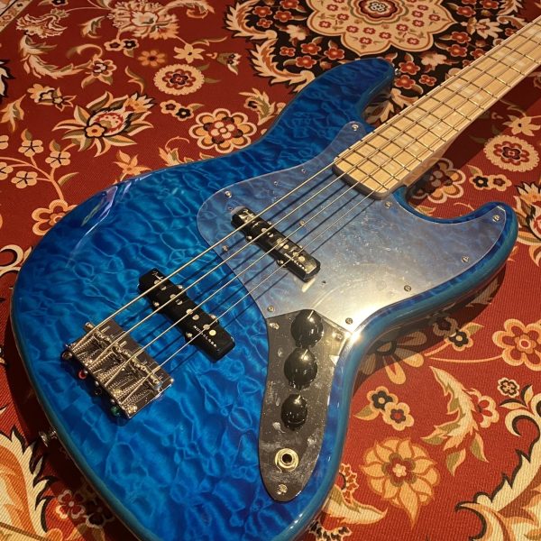 Fender FSR Made in Japan Traditional II 70s JazzBass<br />
長期展示品のため通常価格￥178,200(税込)→¥151,470(税込)<br />
<br />
<br />
