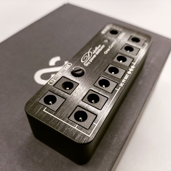  Distro -Tiny Power Distributor- AIO BK 【傷ありアウトレット】<br />
特別価格￥14,669(税込)
