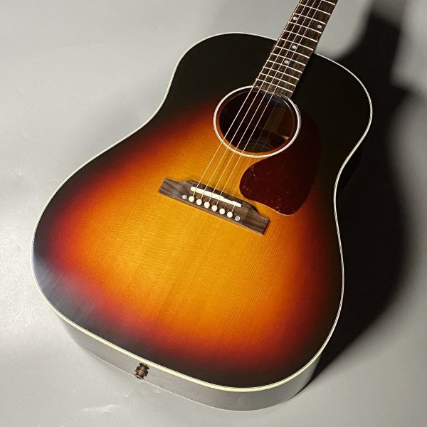 Gibson J-45 Standard Tri-Burst VOS<br />
ボディ下側にキズがありのため通常価格￥385,000(税込)⇀特別価格￥346,500(税込)