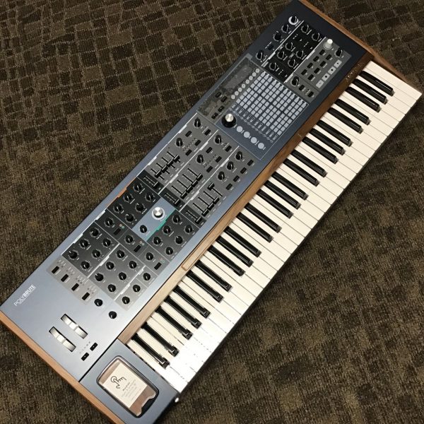 ARTURIA<br />
POLYBRUTE 6 ボイス・アナログシンセサイザー<br />
￥ 296,400 税込