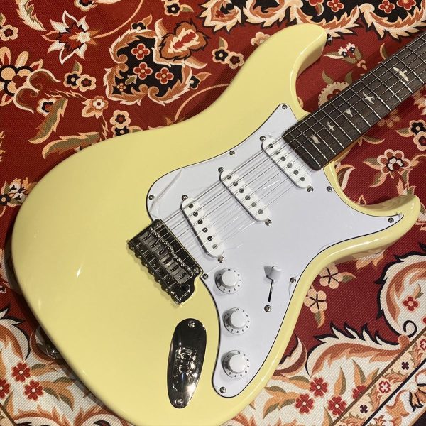 PRS：SE Silver Sky<br />
長期展示品のため、通常価格 ¥ 135,520(税込)→￥121,968(税込)