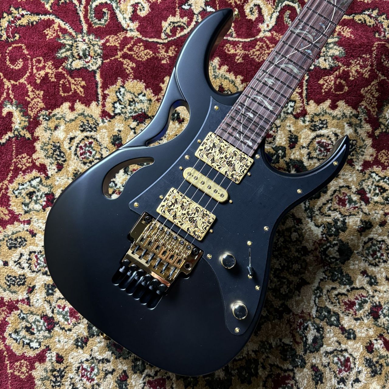 CONTENTSIbanezとは当店ラインナップ(アーティストシグネチャーモデル)当店ラインナップ(RG・AZシリーズ)Ibanezとは Ibanez (アイバニーズ)は、日本の楽器メーカー「星野楽器株式会社」(Hoshino Gakki)が展開している国際的に有名な楽器ブランドです。主にエレキギタ […]