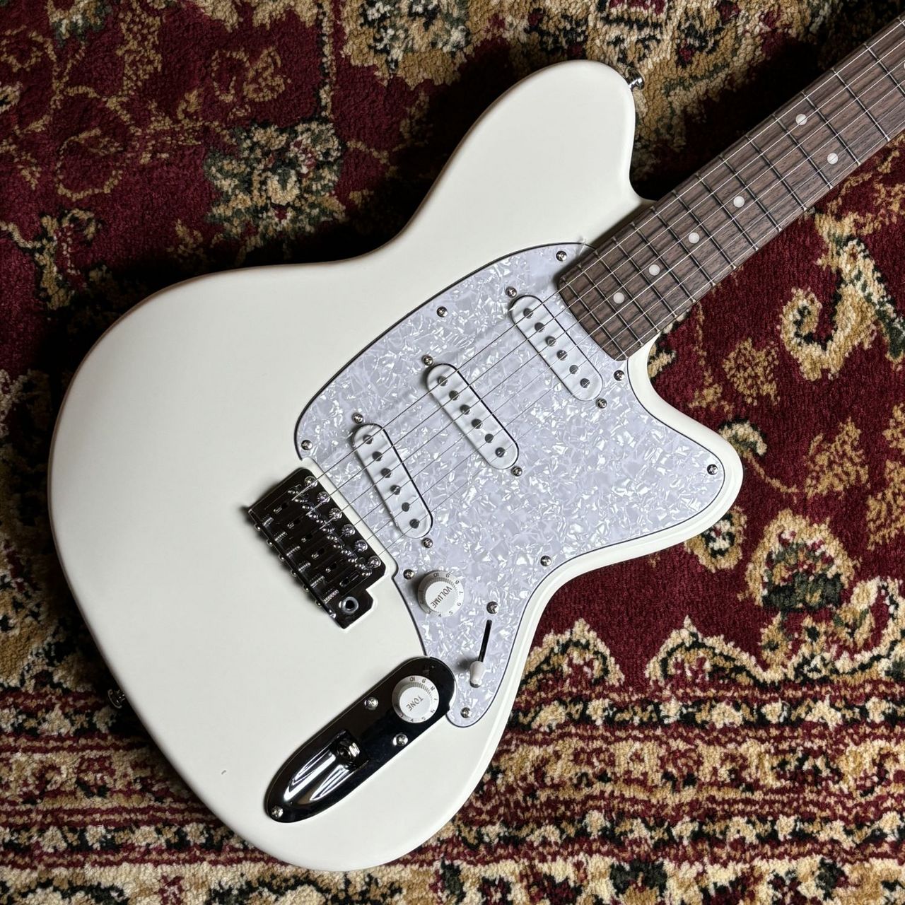 Ibanez ICHI00-VWH Vintage White Ichika Nito 