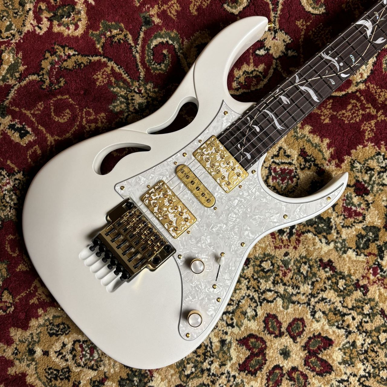 Ibanez PIA3761 Stallion White