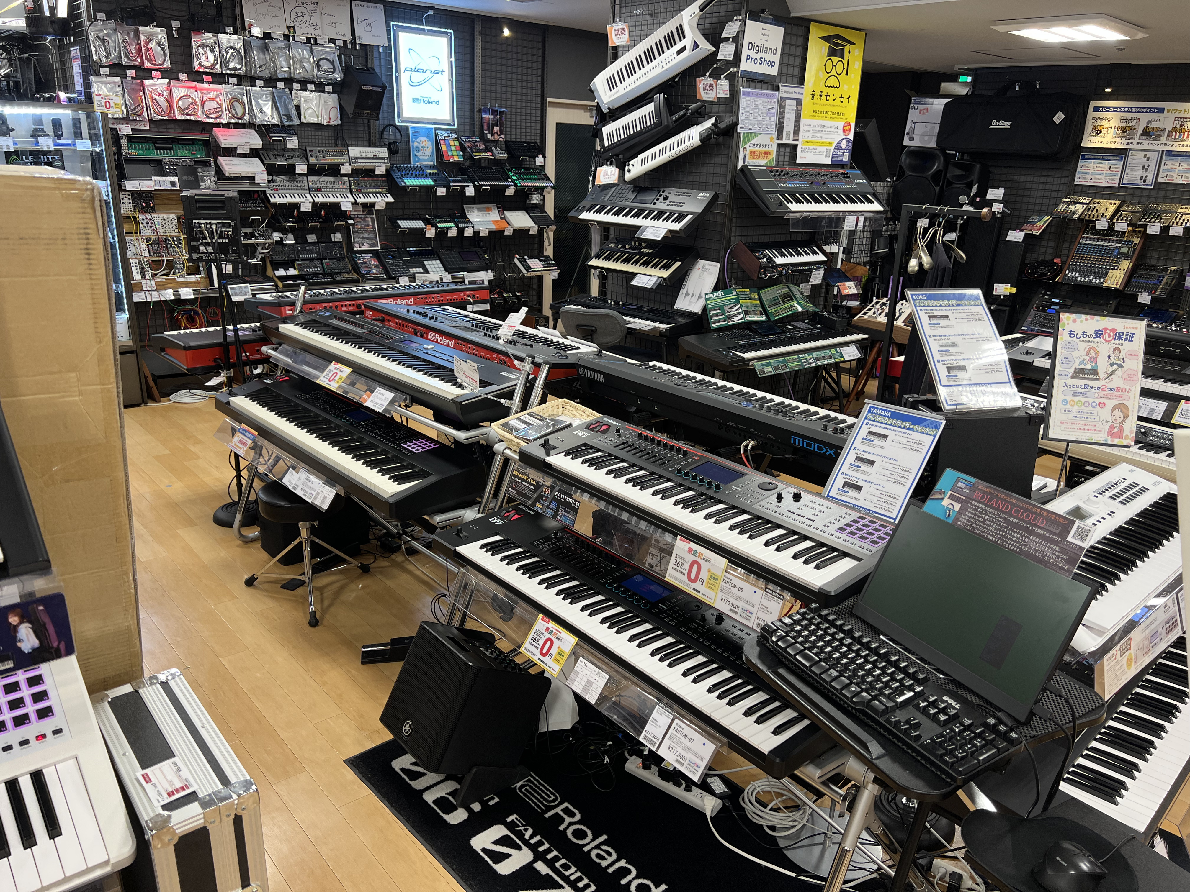 常時100機種以上展示!シンセサイザーのことなら仙台ロフト店へご相談ください
